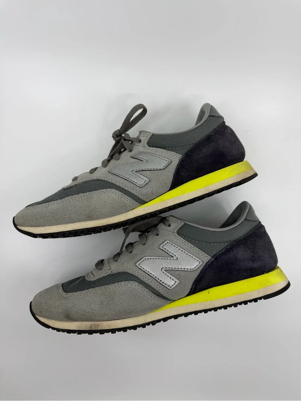New Balance 620 Gray Suede Nylon Retro Running Sneakers Women's Size 9 CW620JJ2
